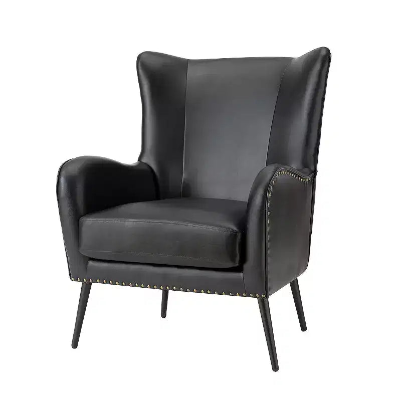 Poltrona classica con schienale a orecchioni e bordo borchiato
